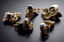 Carica l'immagine nel visualizzatore di Gallery, ANELLO CLASSICO BOMBATO