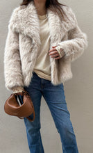 Carica l'immagine nel visualizzatore di Gallery, T-shirt manicotto pizzo
